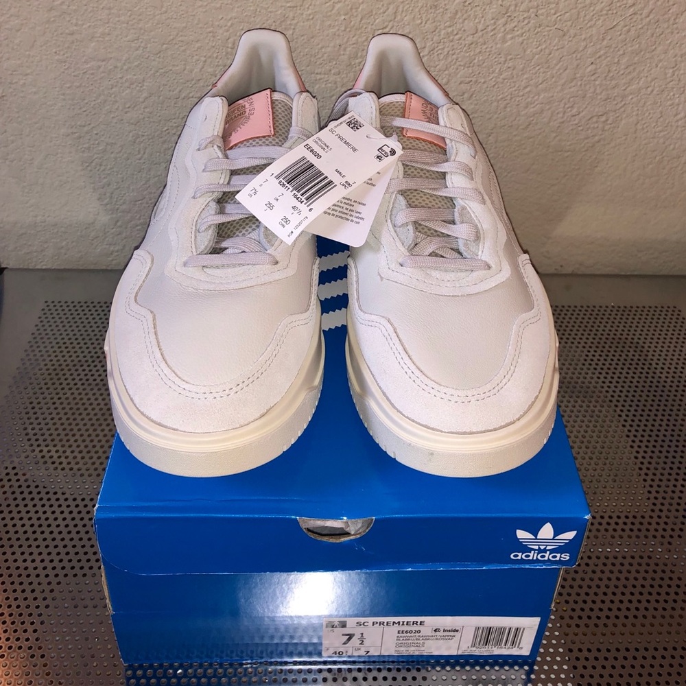 “adidas” SC premiere tennis sneaker